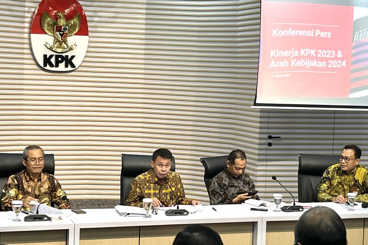 Ketua Sementara Komisi Pemberantasan Korupsi (KPK) Nawawi Pamolango dalam konferensi pers kinerja KPK 2023 dan Arah Kebijakan 2024 di Gedung Merah Putih KPK Jakarta, Selasa (16/1/2024). 