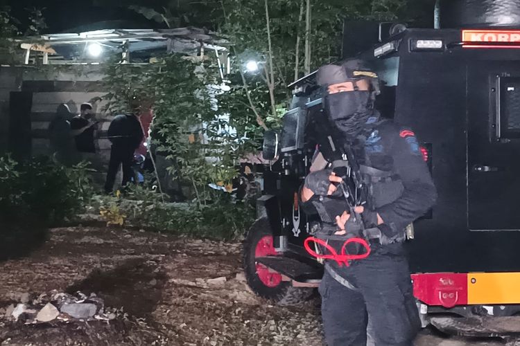 Densus 88 Tangkap 3 Terduga Teroris di Sulteng, 2 Orang Dikenal Tertutup
