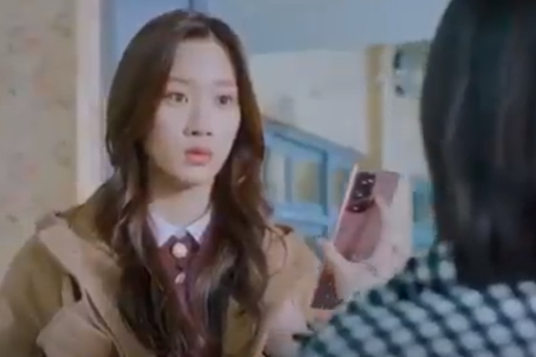 Mun Ka-Young dalam True Beauty Episode 13. 
