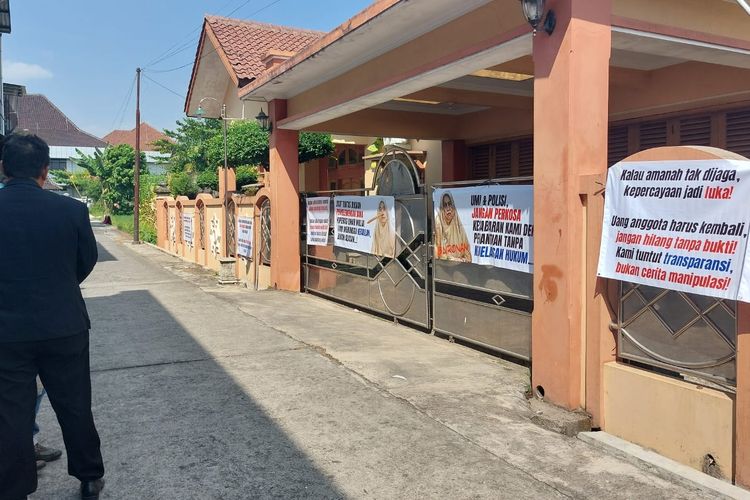 Rumah Bos BMT di Karanganyar Digeruduk Anggota, Buntut Dugaan Penyelewengan Dana Rp 15 M