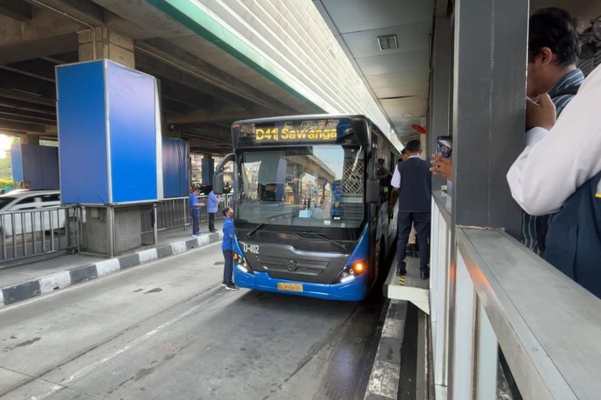 Daftar halte, tarif, dan waktu tempuh Transjabodetabek D41 atau busway Sawangan-Lebak Bulus.
