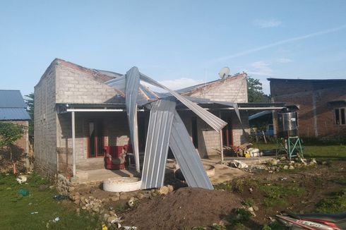 10 Rumah dan 1 Kantor Desa di Dompu NTB Rusak akibat Angin Puting Beliung
