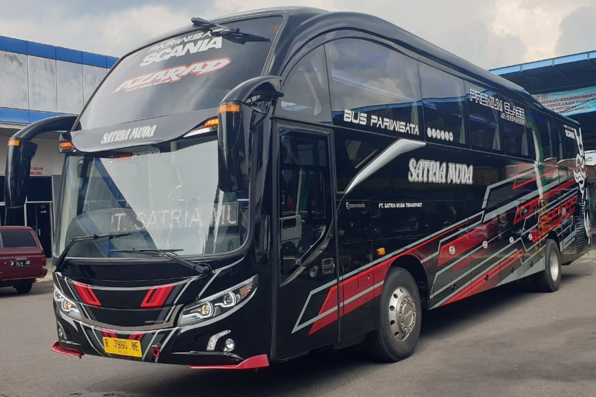 Bus pariwisata PO Satria Muda