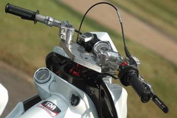 Tampilan setang jadi bersih