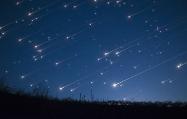 Ilustrasi hujan meteor