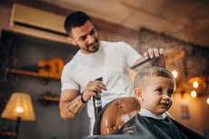 Tips Memangkas Rambut Anak di Barbershop biar Enggak Rewel