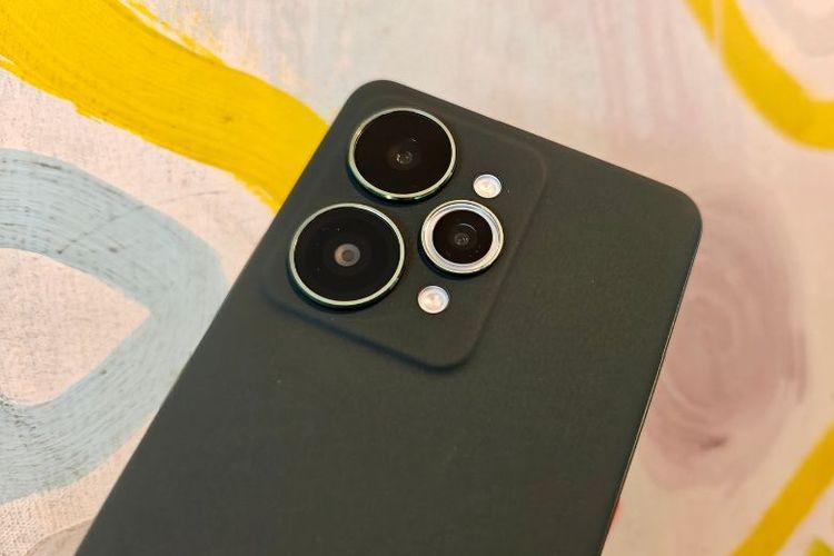 realme 15 Pro 5G Velvet Green. 