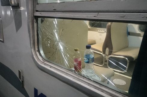 KA Pasundan Dilempari oleh OTK di Surabaya, Kaca Rusak dan 2 Penumpang Luka