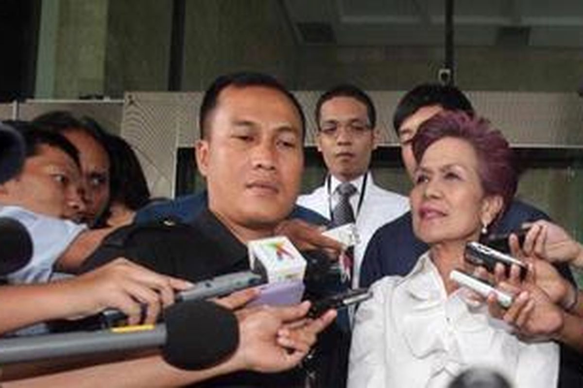 KPK akan menelusuri peran PT First Mujur Plantation and Industry terkait kasus suap cek perjalanan yang menyeret mantan Deputi Gubernur Senior Bank Indonesia, Miranda Goeltom. 