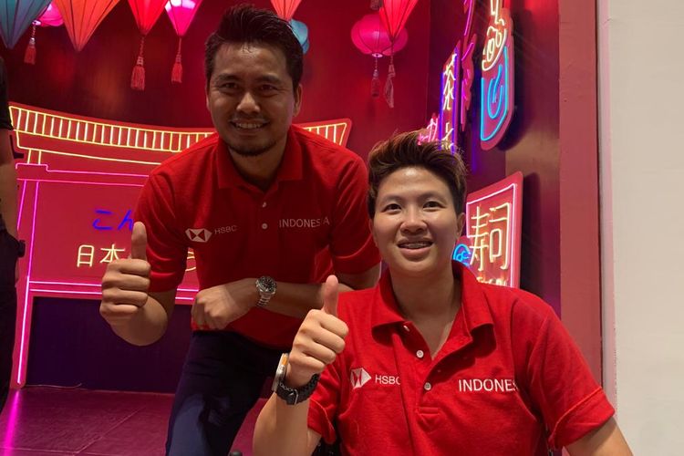 Legenda bulu tangkis Indonesia, Liliyana Natsir dan Tontowi Ahmad, seusai berbicara dengan media di Neo Soho, Central Park, Jakarta Barat, pada Sabtu (10/6/2023). Dalam kesempatan itu, Liliyana Natsir mengungkapkan kondisinya seusai menjalani operasi Anterior Cruciate Ligament (ACL) dan Medial Collateral Ligament (MCL).