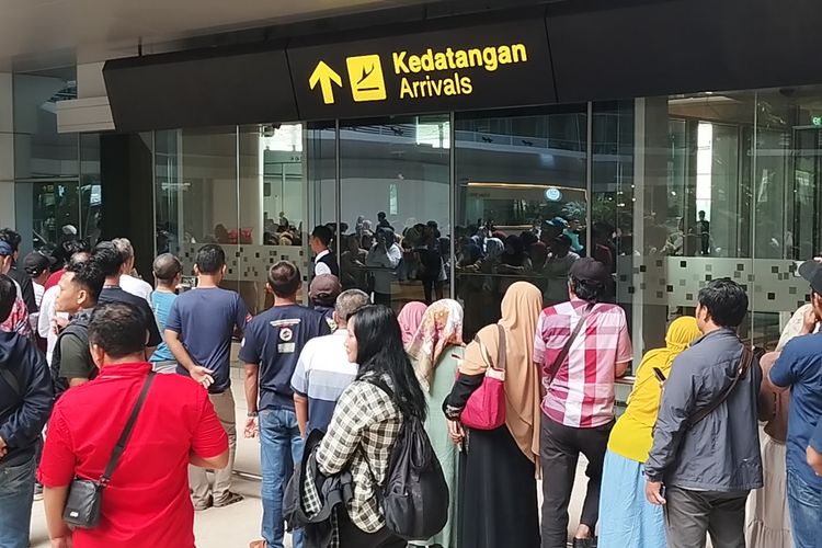 Titik penjemputan penumpang di Bandara Dhoho Kediri, Jawa Timur,  Jumat (5/4/2024).