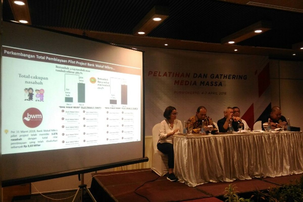 Seminar dan Diskusi Bank Wakaf Mikro oleh Otoritas Jasa Keuangan (OJK) di Hotel Java Heritage Purwokerto, Jawa Tengah, Kamis (5/4/2018).