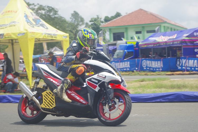 Salah satu pebalap Aerox Fun Race di Yamaha Cup Race 2020
