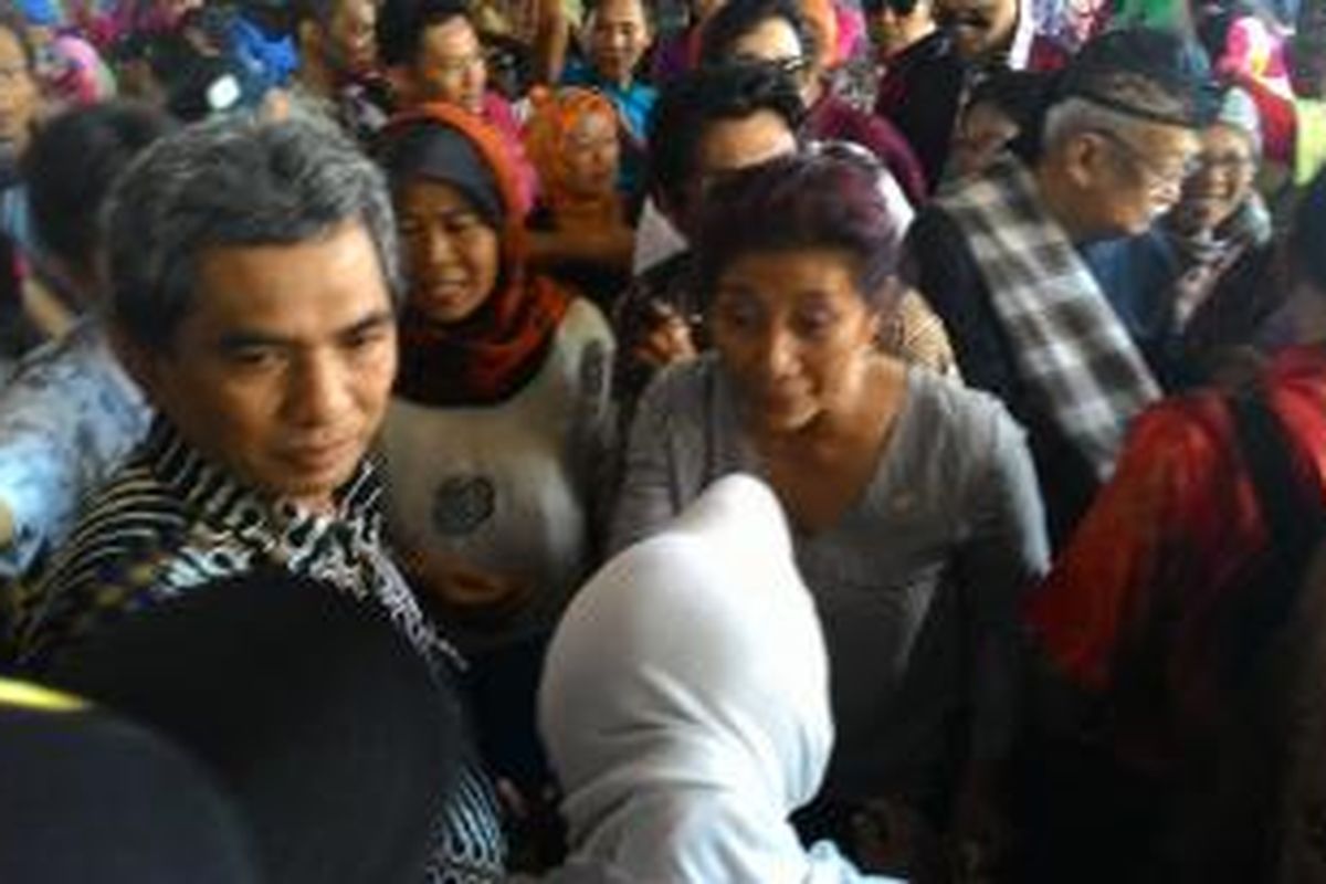 Menteri Kelautan dan Perikanan RI, Susi Pudjiastuti, bertemu dengan para nelayan, rekanannya dulu saat menjadi pengepul ikan di TPI Pangandaran, Sabtu (1/11/2014).