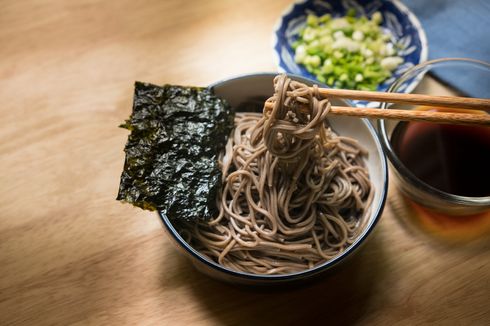 Kenapa Orang Jepang Kalau Makan Mi Diseruput?