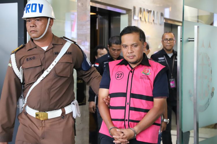Salah satu tersangka baru kasus dugaan tindak pidana korupsi dalam tata niaga komoditas timah wilayah Izin Usaha Pertambangan (IUP) PT Timah Tbk tahun 2015-2022.
