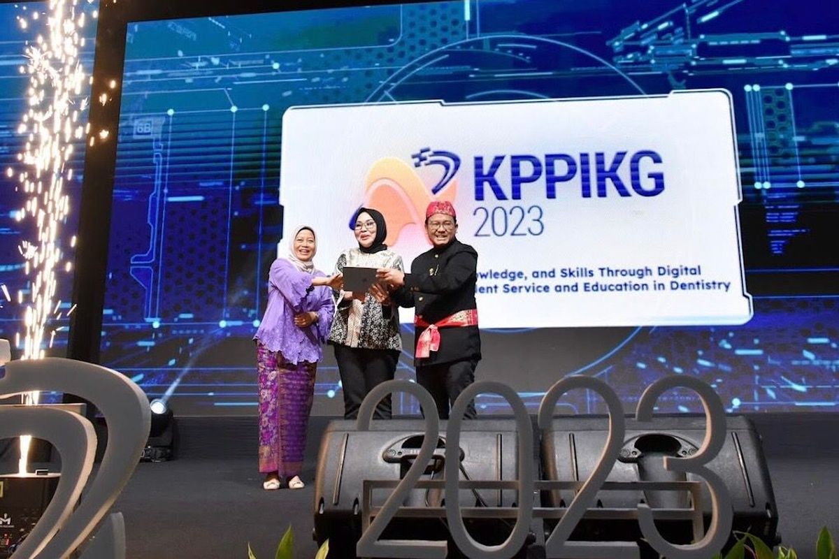 Dekan FKG UI - Dirjen Tenaga Kesehatan Kemenkes - Ketua Panitia KPPIKG 2023