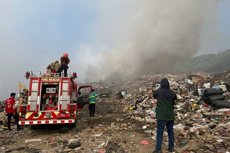 Sederet Dampak Kebakaran Tpa Sarimukti Bandung Terancam Darurat Sampah Dan 7 Sekolah Diliburkan 