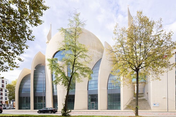 Masjid Central Cologne di Jerman. (SHUTTERSTOCK/GERD-HARDER)