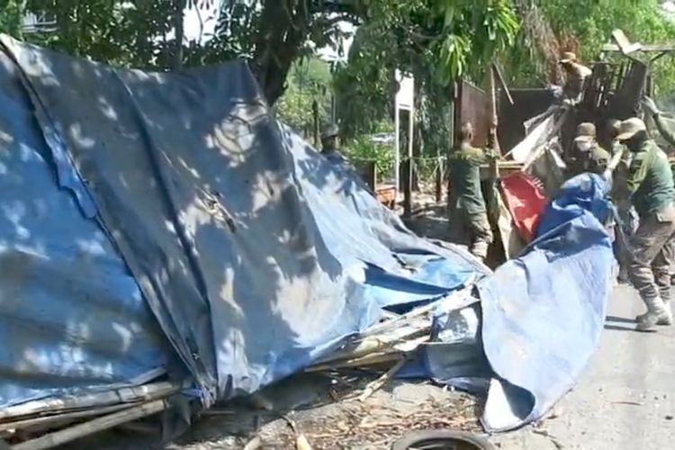 13 Bangunan Liar di Frontage Road Waru Sidoarjo Dibongkar, Penertiban Lanjut hingga Buduran
