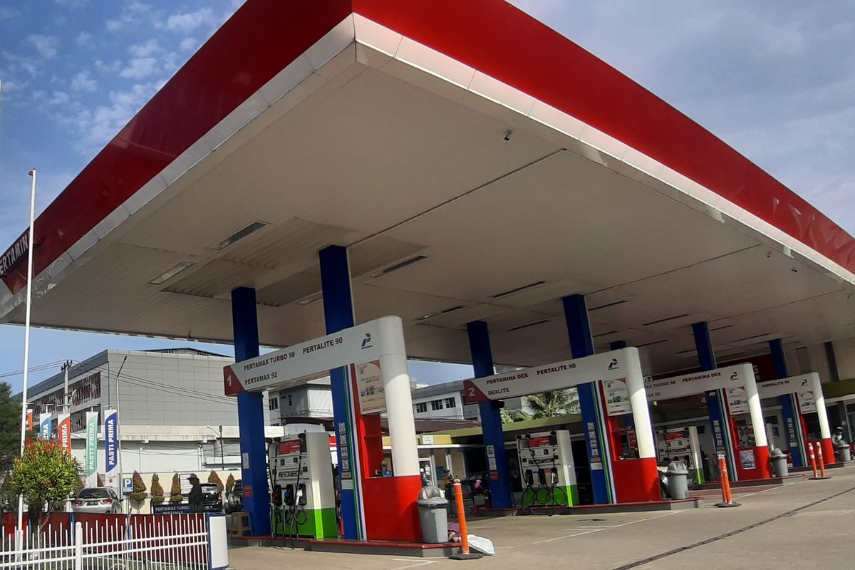 Harga BBM Nonsubsidi Layak Turun, Ekonom: Bisa Ringankan Beban Warga