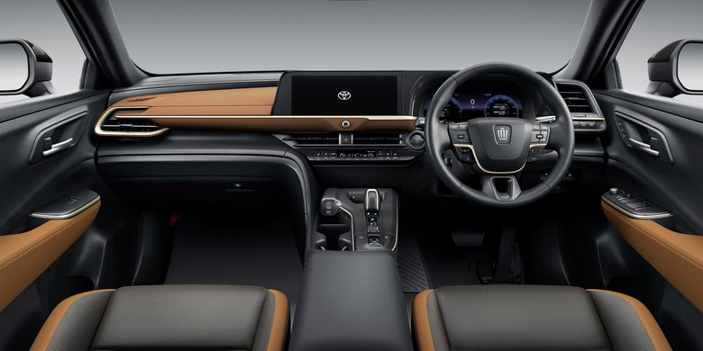 Suasana kabin Toyota Crown Crossover, tersedia dalam 4 pilihan kombinasi warna. 