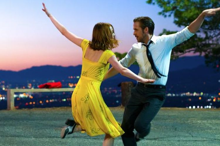 Emma Stone dan Ryan Gosling dalam film La La Land. Film ini mendapat 14 nominasi Oscar 2017, termasuk untuk Emma Stone dan Ryan Gosling.