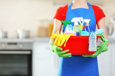 Cara Merawat dan Menyimpan Peralatan Pembersih Rumah