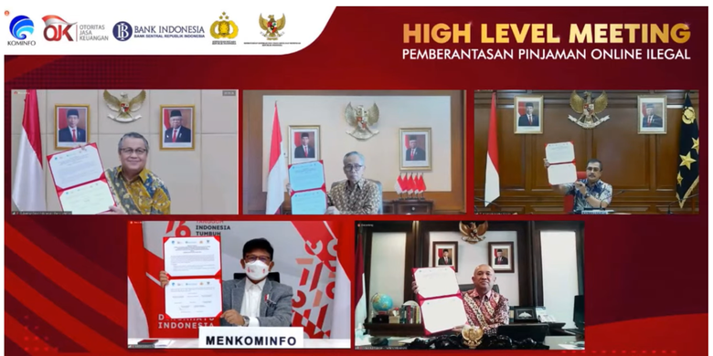 Tangakapan layar prosesi penandatanganan Pernyataan Bersama dalam Rangka Pemberatasan Pinjaman Online Ilegal antara Kemkominfo, OJK, Polri, Bank Indonesia, dan Menteri Koperasi dan UKM yang digelar secara virtual, Jumat (20/8/2021).