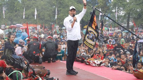 Saat Lokasi Kampanye Ganjar Bersebelahan dengan Acara Pendukung Prabowo....