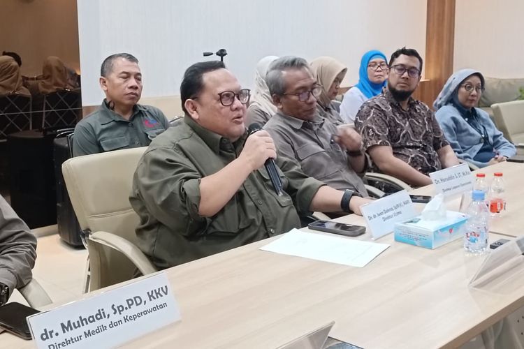 Direktur Umum Rumah Sakit Jantung dan Pembuluh Darah (RSJPD) Harapan Kita Dr. dr. Iwan Dakota, Sp.JP(K), MARS saat ditemui di RSJPD Harapan Kita, Jakarta Barat, Rabu (24/9/2025).
