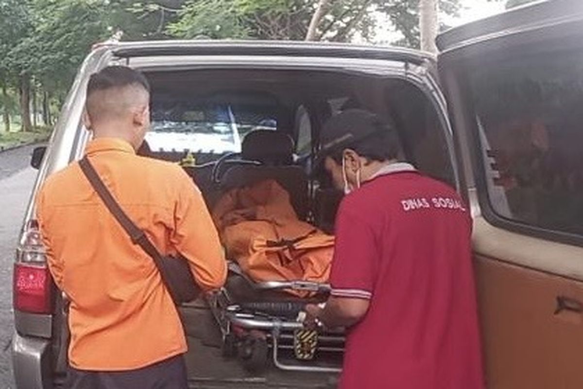 Lansia Surabaya Tewas di Tepi Jalan, Kematiannya Diduga Tak Wajar