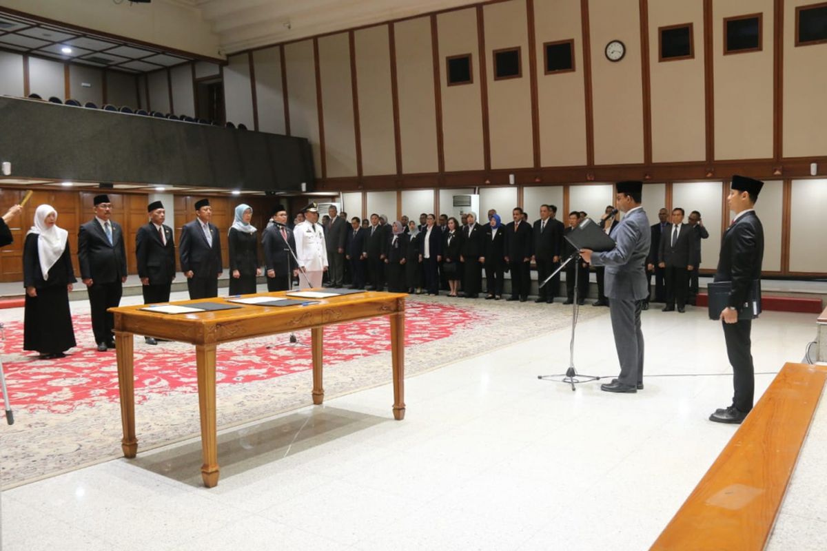 Gubernur DKI Jakarta Anies Baswedan melantik tujuh pejabat eselon II atau jabatan pimpinan tinggi pratama di lingkungan Pemerintah Provinsi DKI Jakarta, Rabu (9/1/2019).