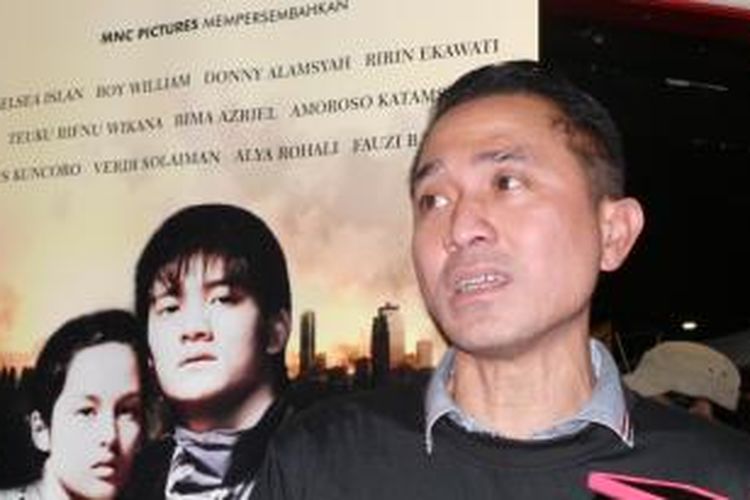 Lukman Sardi dalam wawancara usai press screening film Di Balik 98 yang disutradarainya, di XXI Djakarta Theater, Jalan Thamrin, Jakarta Pusat, Rabu (7/1/2015) malam.