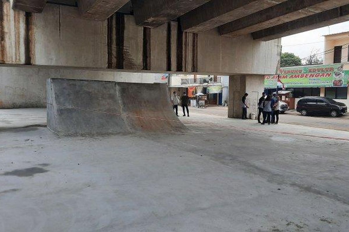 Trek BMX di kolong Flyover Cipendawa, Rawalumbu, Rabu (11/8/2021). 