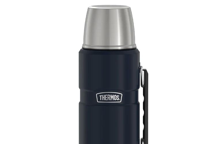 Botol minum Thermos. 