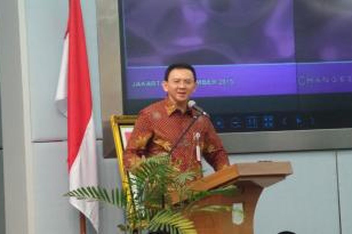 Gubernur DKI Jakarta Basuki Tjahaja Purnama saat menyampaikan sambutan dalam acara Sosialisasi Inovasi Pelayanan Publik, di Ruang Pola Blok G, Balai Kota?, Kamis (5/11/2015).