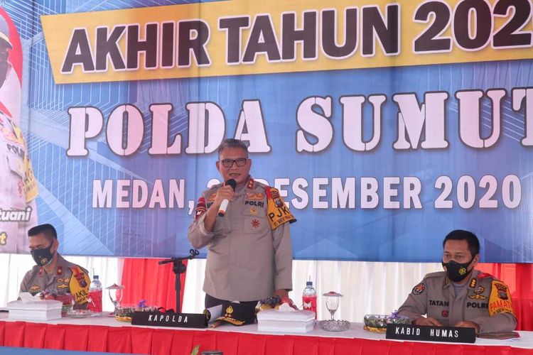 Kepolisian Daerah Sumatera Utara memecat sedikitnya 53 personel dengan sanksi pemberhentian tidak dengan hormat (PDTH) akibat terlibat berbagai penyimpangan dan pelanggarana berupa penyalahgunaan narotika. Kapolda Sumut, Irjen Pol Martuani menegaskan pihaknya tidak akan menolerir personel yang terlibat kasus narkoba.