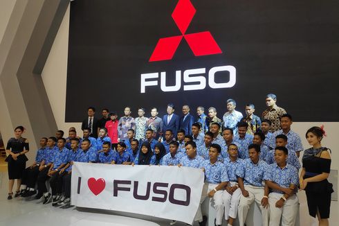 Mitsubishi Fuso Sumbang Colt Diesel buat Sekolah
