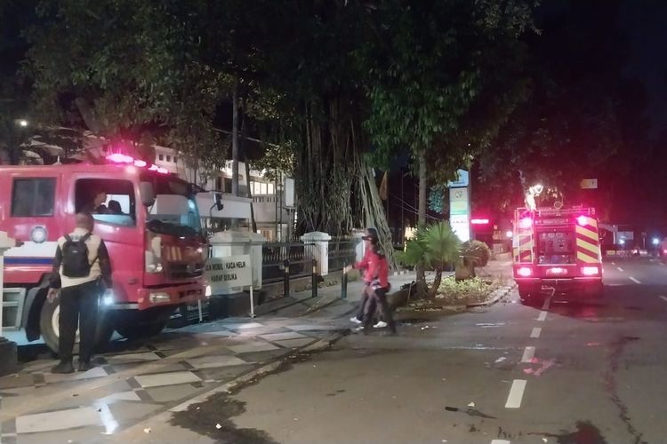 Abu Vulkanik Anak Krakatau di Bogor, Jalan Protokol hingga Fasilitas Publik Disemprot Air