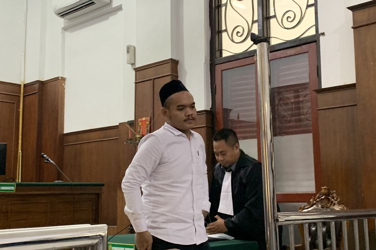 Modal Aplikasi Cari Jodoh, Pria di Surabaya Didakwa Bawa Lari Motor Teman Kencan