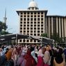 Ribuan Orang Berduyun-duyun Shalat Idul Fitri ke Masjid Istiqlal
