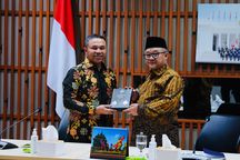 Bertemu Mendikdasmen, Gubernur Riau Minta Dilakukan Revitalisasi Sejumlah Sekolah
