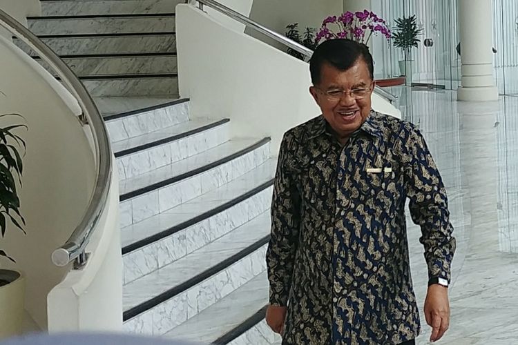 Wakil Presiden Jusuf Kalla di Kantor Wakil Presiden, Jakarta, (29/8/2017).