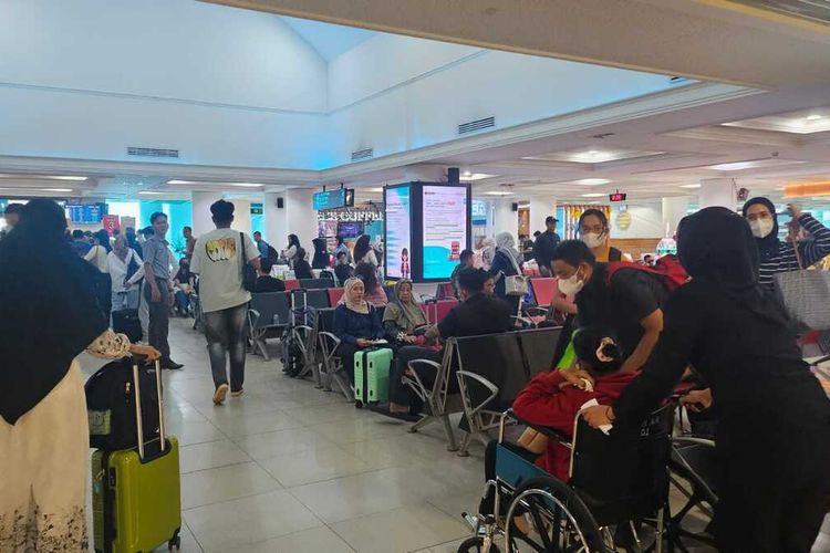 Jarak Pandang Hanya 400 Meter Akibat Kabut Asap, 15 Penerbangan di Bandara SMB II Palembang Delay