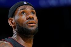 Bersama Hillary, LeBron James Terjun ke Arena Kampanye di Cleveland