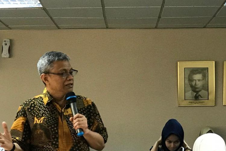 Kepala Lembaga Penelitian, Pengembangan dan Pengkajian Ekonomi (LP3E), Kamar Dagang dan Industri (Kadin), Didik Rachbini 