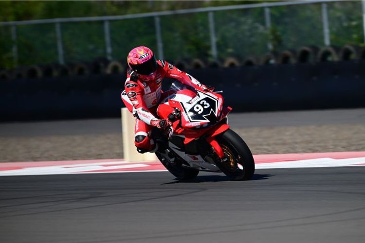 Pebalap Astra Honda Racing Team, Fadillah Arbi Aditama, akan tampil di kelas Supersport 600 Asia Road Racing Championship seri keempat di Sirkuit Mandalika, Lombok Tengah, Nusa Tenggara Barat, 26-28 Juli 2024. Arbi yang berkompetisi di FIM JuniorGP tampil di ARRC menggunakan wild card. 