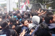 Tuntut Rektor Transparan Soal Dana Festival, Demo Mahasiswa Ricuh