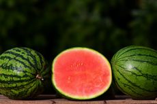 Cara Memilih Semangka yang Manis dan Segar, dari Bentuk hingga Warnanya